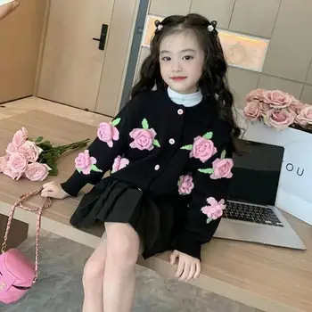 Пуловер за момичета, вязаный жилетка, однобортный топло топ с розово цвете, пролет-есен детски палта за момичета 2023 година на издаване